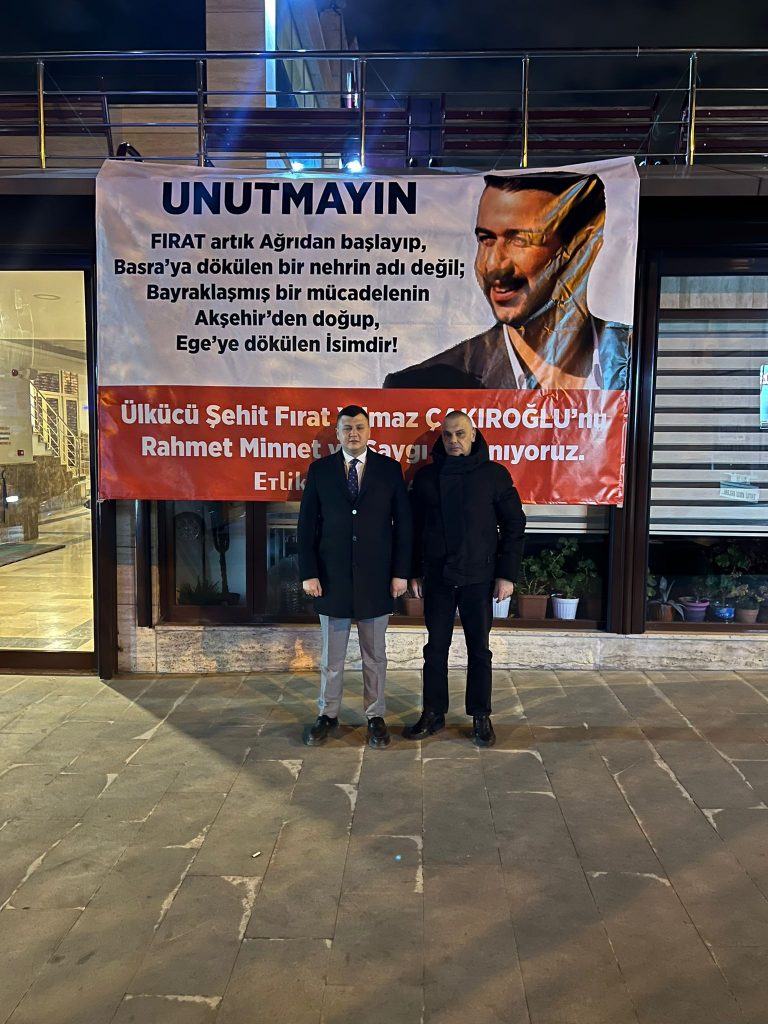 Kerim Yazıharman ve İbrahim Murat Gündüz, hüzünle anılan bir toplumsal figür olan Fırat Yılmaz Çakıroğlu’nu hatırlamak için bir etkinlik tertip ettiler.